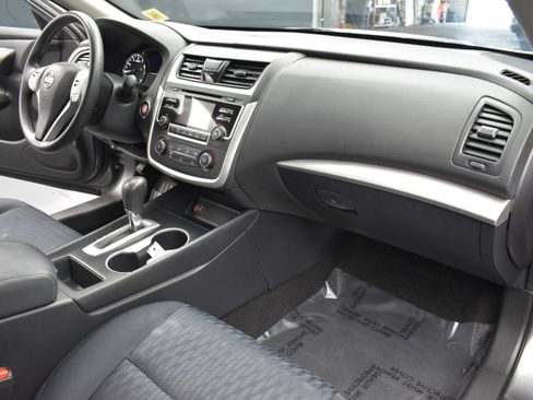Used 2017 Nissan Altima 2.5 S w/ Power Driver Seat Package FWD image 7