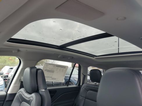New 2026 Lincoln Aviator Reserve AWD/4WD image 10