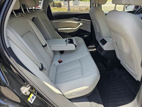 Used 2024 Audi Q8 e-tron Premium Plus AWD/4WD image 6