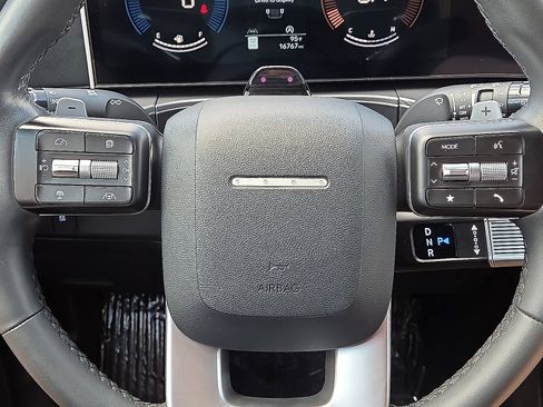 Used 2025 Hyundai Santa Fe SEL FWD image 30