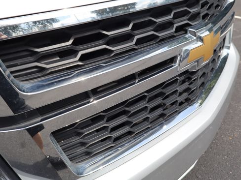 Used 2017 Chevrolet Suburban LT w/ Luxury Package RWD image 62
