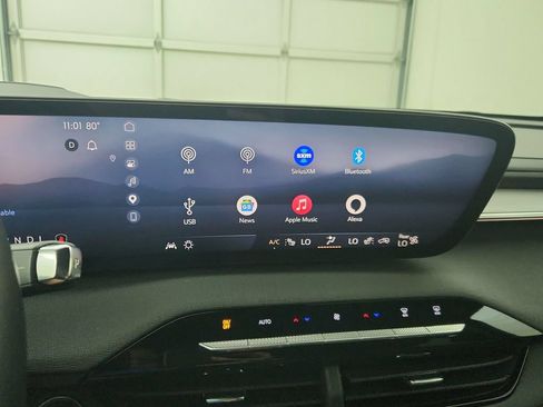 Used 2025 Buick Enclave Preferred FWD image 26