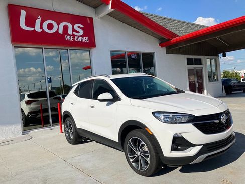 Used 2021 Buick Encore GX Select image 2