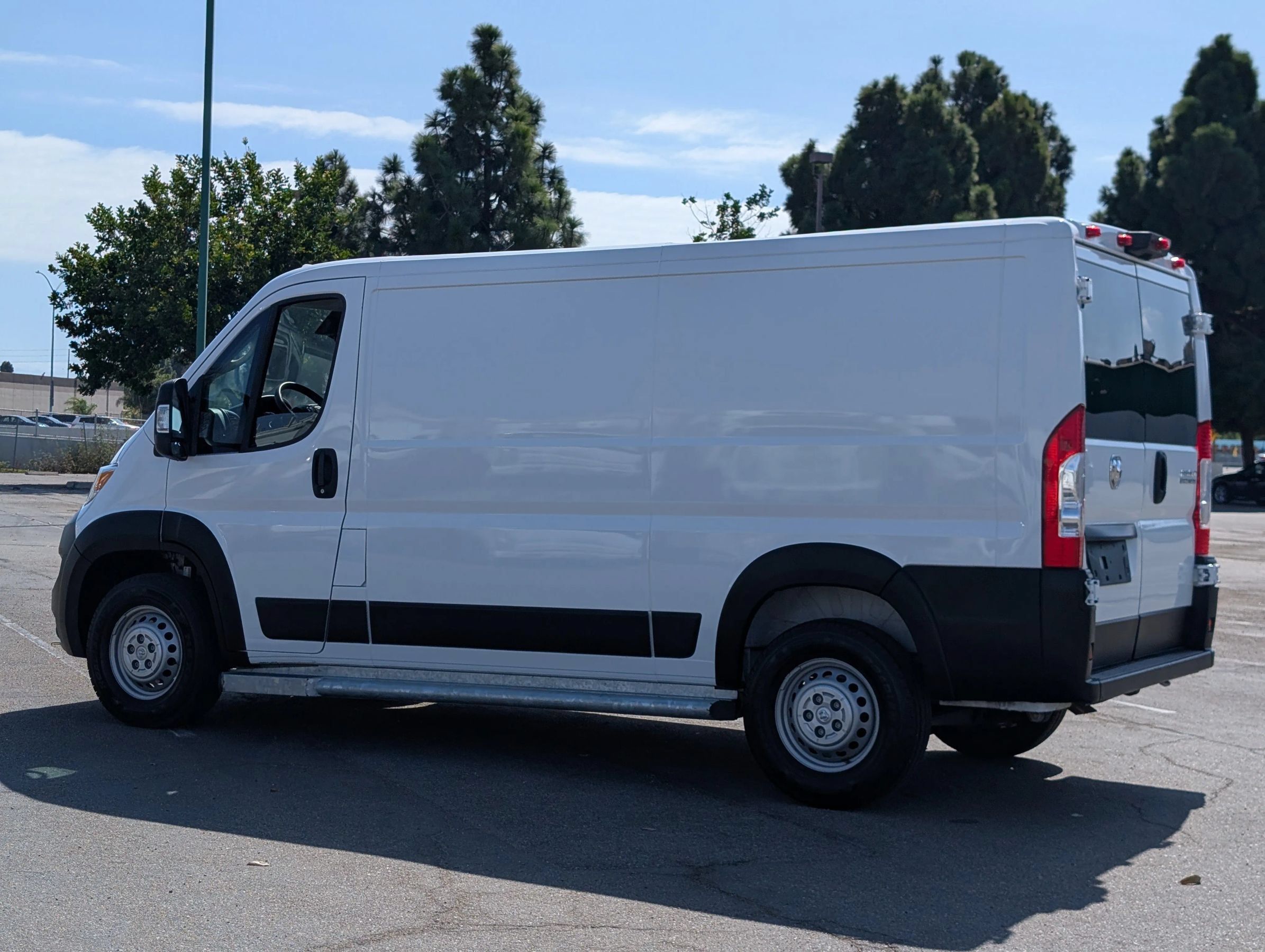 Used 2025 RAM ProMaster 2500 w/ U-Haul Equipment Group FWD image 5