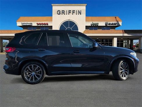 Used 2019 BMW X5 xDrive40i w/ M Sport Package image 3