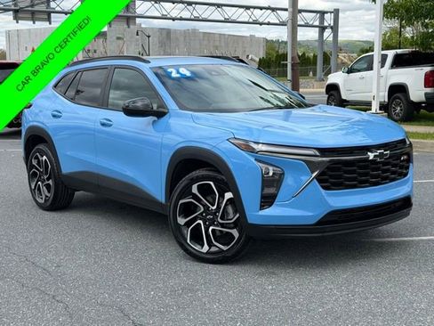 Certified 2024 Chevrolet Trax RS w/ Sunroof Package FWD image 1