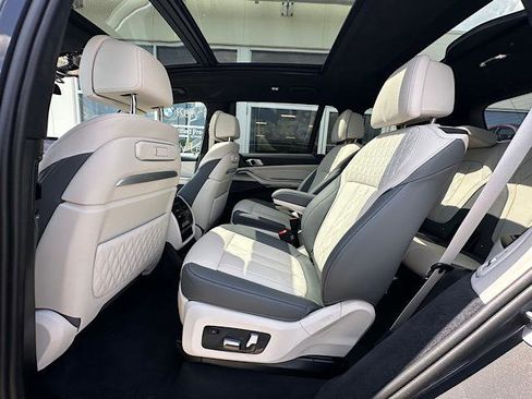 Certified 2025 BMW X7 xDrive40i w/ Executive Package AWD/4WD image 15