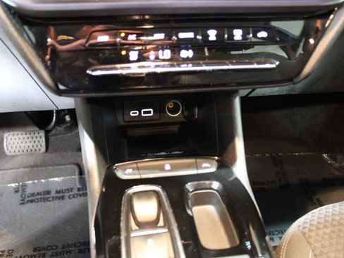 Used 2022 Chevrolet Bolt EUV LT w/ Driver Confidence Package image 29