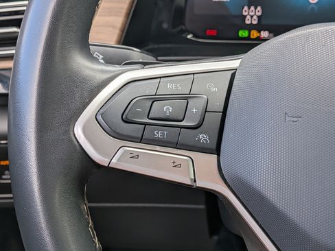 Used 2024 Volkswagen Atlas SE FWD image 25