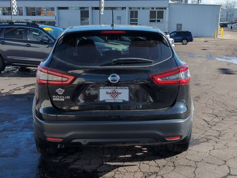 Used 2022 Nissan Rogue Sport S image 6