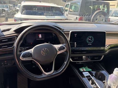 Used 2024 Volkswagen Atlas SEL image 5