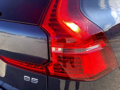 Used 2022 Volvo XC60 B5 Inscription w/ Advanced Package image 29