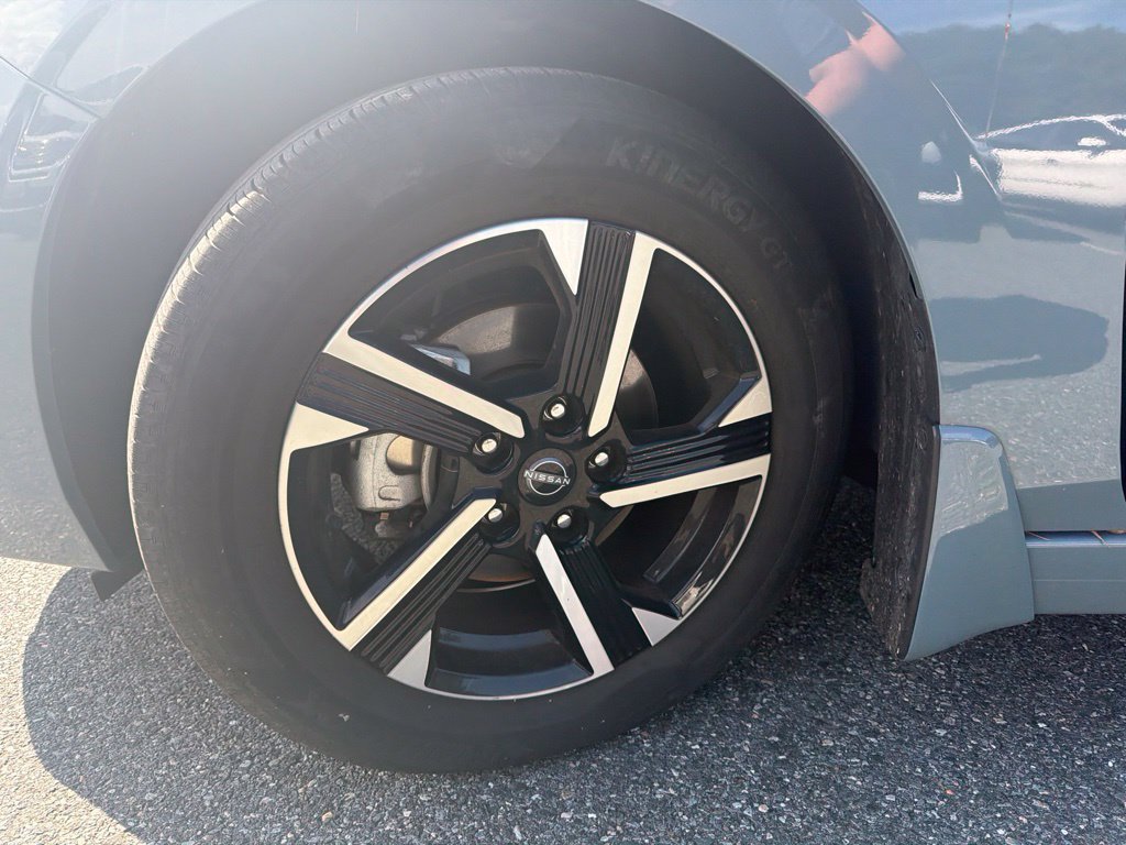Used 2025 Nissan Sentra SV w/ All-Weather Package FWD image 5