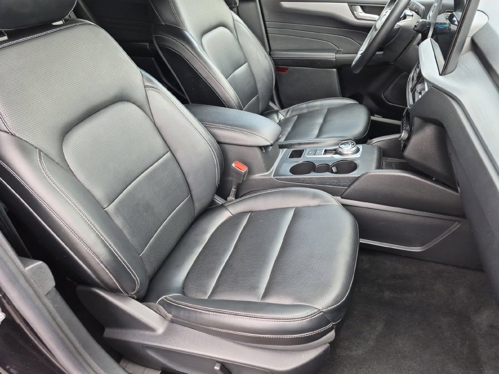 Used 2025 Ford Escape Platinum AWD/4WD image 22