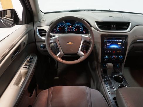 Used 2015 Chevrolet Traverse LT w/ Style and Technology Package image 13