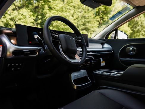 New 2026 Hyundai Ioniq 9 SEL image 18