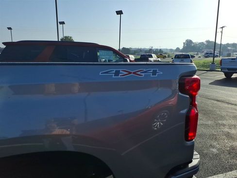 New 2026 Chevrolet Silverado 1500 RST w/ Redline Edition AWD/4WD image 8