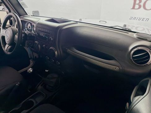 Used 2018 Jeep Wrangler Sport AWD/4WD image 20