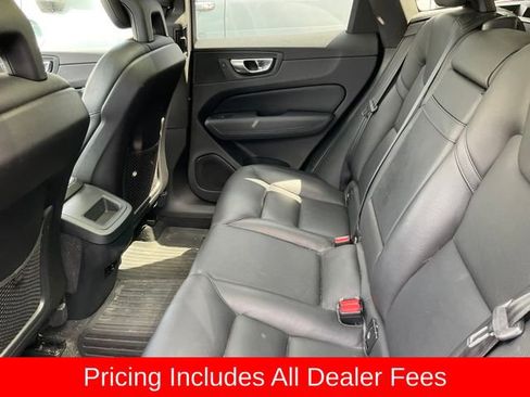 Used 2018 Volvo XC60 T6 Momentum w/ Vision Package AWD/4WD image 8
