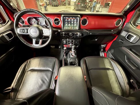 Used 2022 Jeep Wrangler Unlimited Rubicon w/ Cold Weather Group AWD/4WD image 22