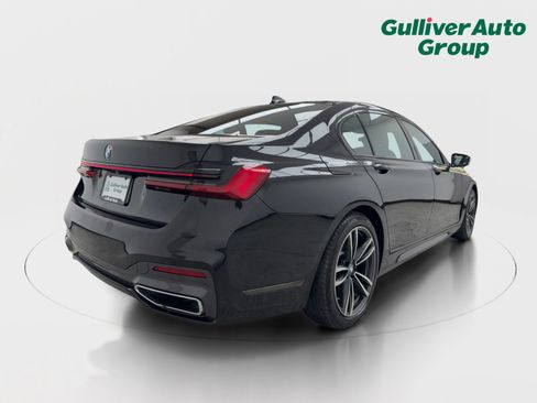 Used 2020 BMW 740i xDrive w/ M Sport Package AWD/4WD image 8