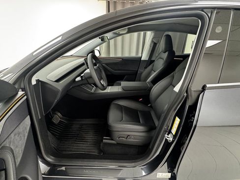 Used 2026 Tesla Model Y Long Range image 10