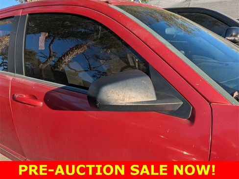 Used 2013 Dodge Avenger SE image 18