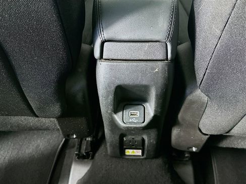 Used 2019 Jeep Renegade Altitude w/ UConnect 8.4 Nav Group FWD image 22
