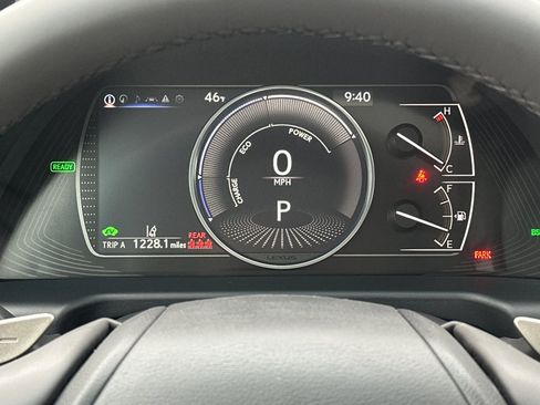 Used 2023 Lexus ES 300h w/ Premium Package image 23