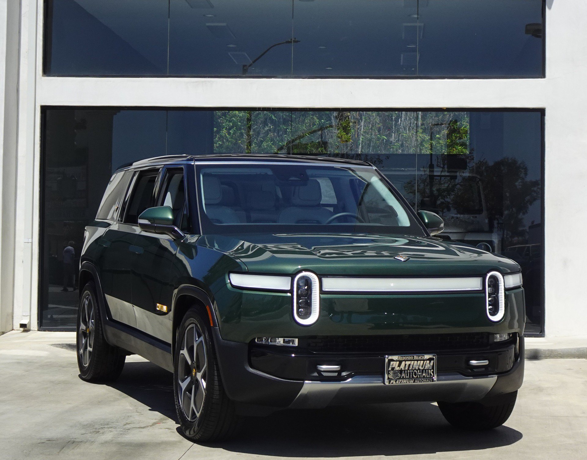Used 2024 Rivian R1S Adventure Quad AWD/4WD image 10