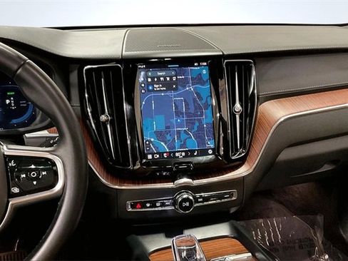 Certified 2024 Volvo XC60 T8 Ultimate w/ Climate Package image 7