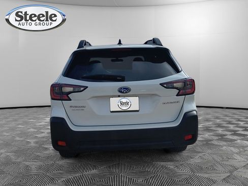Used 2023 Subaru Outback Premium image 4