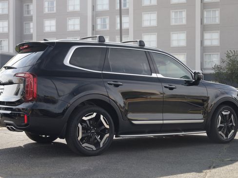 Used 2023 Kia Telluride S image 5
