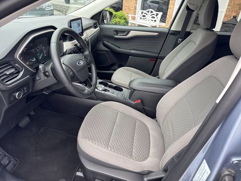 Used 2022 Ford Escape SE w/ SE Sport Appearance Package image 13