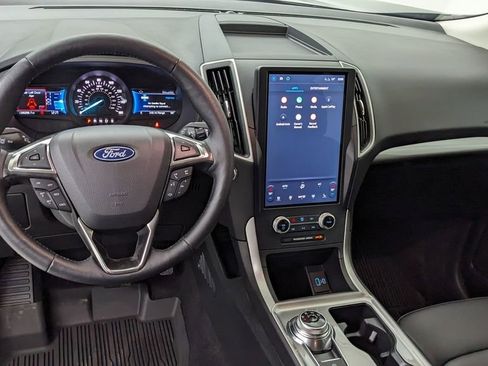 Certified 2024 Ford Edge SEL w/ Convenience Package AWD/4WD image 3