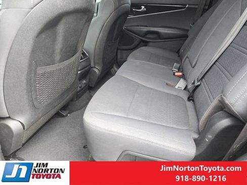 Used 2019 Kia Sorento AWD V6 image 29