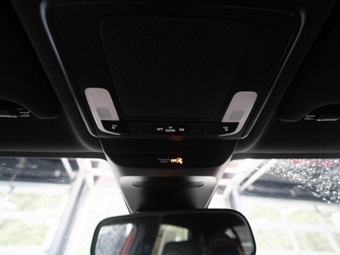 Used 2025 Honda HR-V Sport image 18