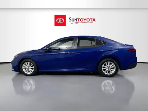 Used 2025 Toyota Camry LE image 7