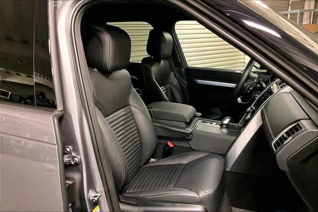 Certified 2025 Land Rover Discovery Dynamic SE AWD/4WD image 6
