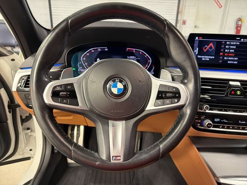 Used 2020 BMW 530i w/ M Sport Package RWD image 17