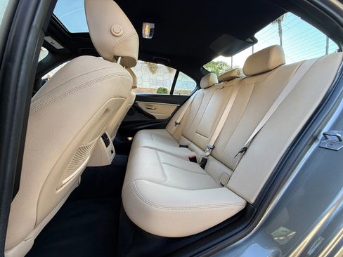 Used 2018 BMW 330i Sedan w/ Convenience Package RWD image 20