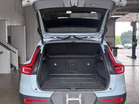 Used 2019 Volvo XC40 T5 Momentum AWD/4WD image 8
