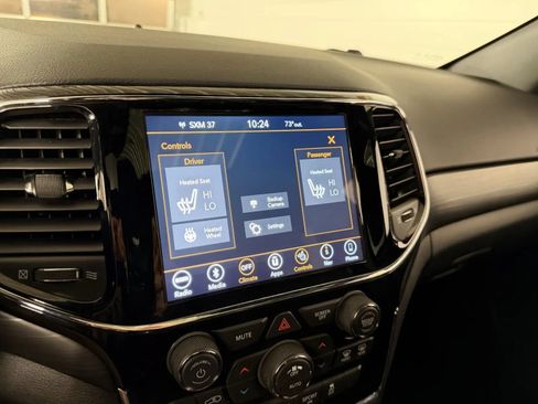 Used 2019 Jeep Grand Cherokee Altitude AWD/4WD image 22