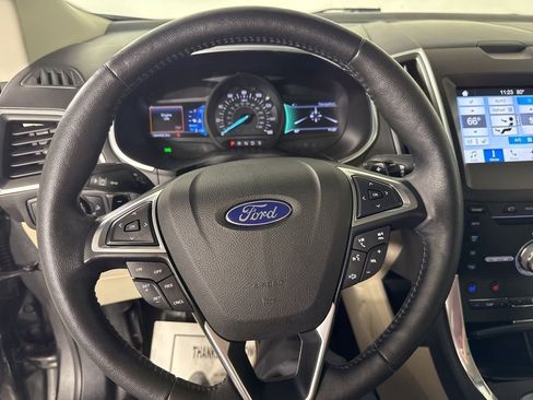Used 2017 Ford Edge Titanium w/ Equipment Group 302A AWD/4WD image 32