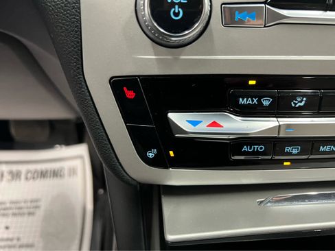 Used 2024 Ford Explorer XLT w/ Equipment Group 202A image 3