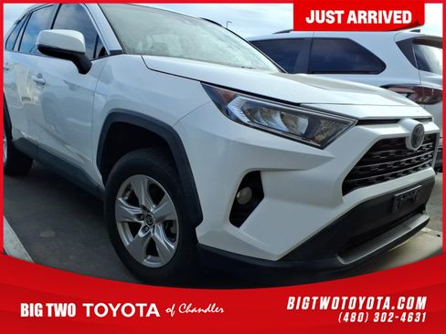 Used 2021 Toyota RAV4 XLE FWD image 1