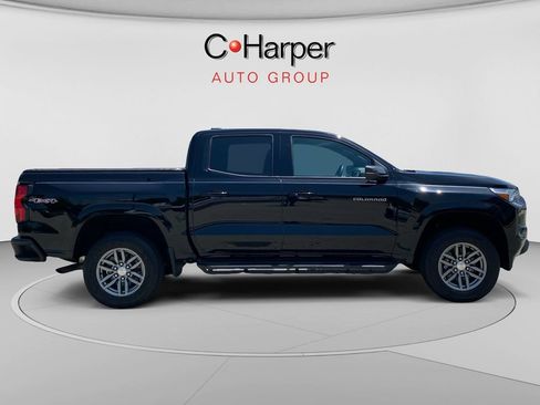 Used 2023 Chevrolet Colorado LT w/ LT Convenience Package II AWD/4WD image 2