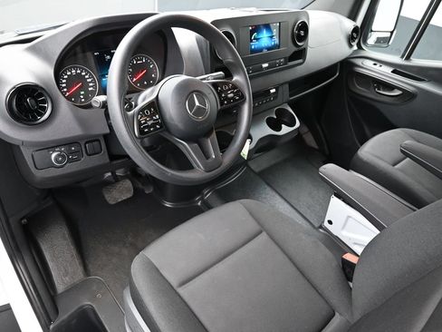 Used 2024 Mercedes-Benz Sprinter 2500 image 22