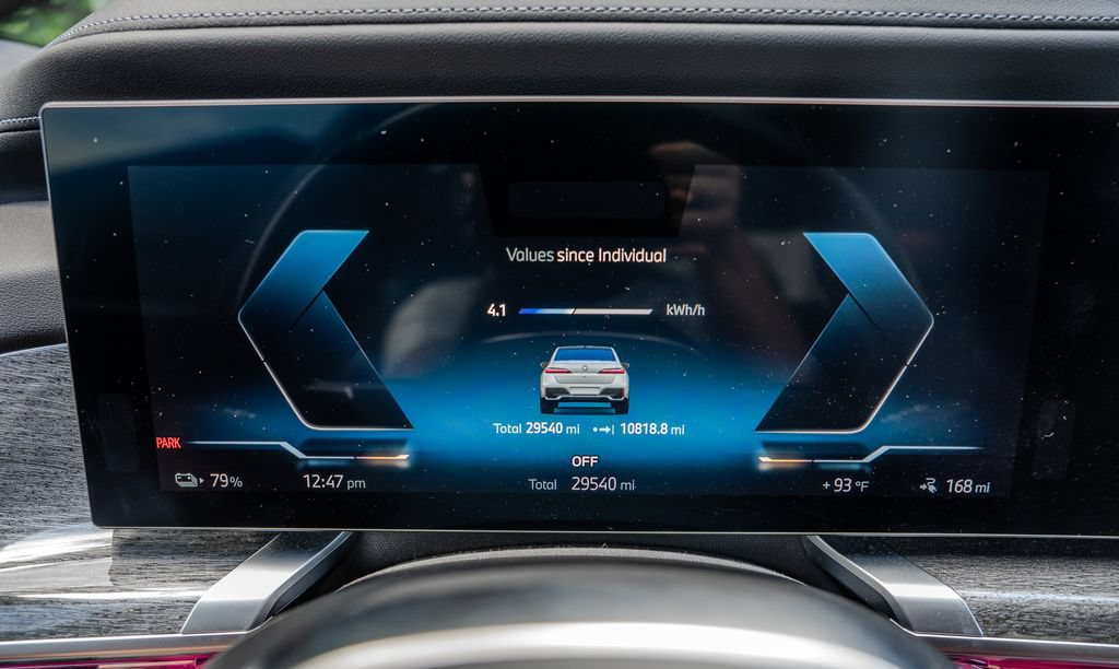 Used 2023 BMW i7 xDrive60 AWD/4WD image 9
