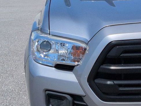 Used 2019 Toyota Tacoma SR image 11
